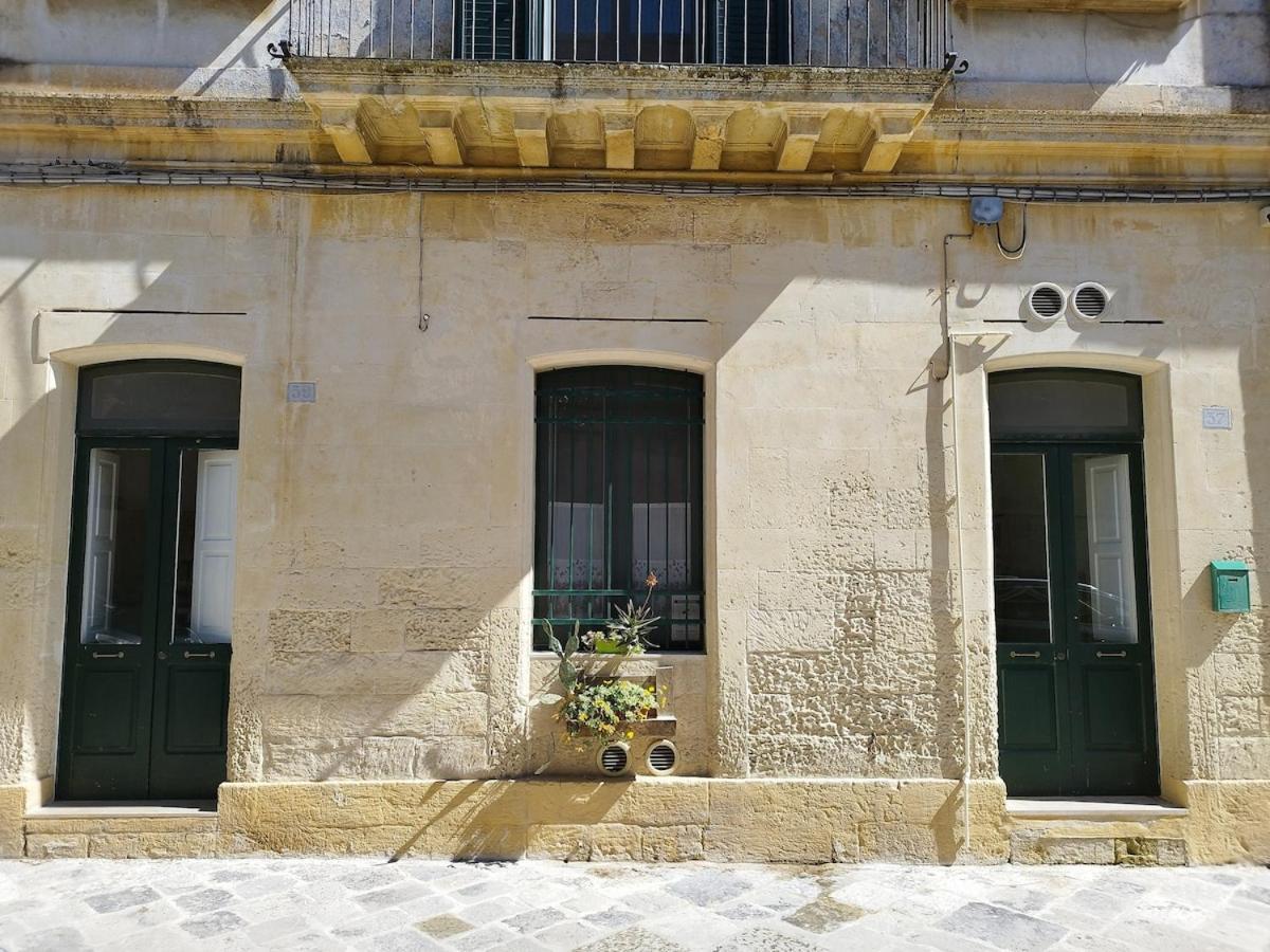 Quiet In Old Town With Private Entrance Apartment Lecce